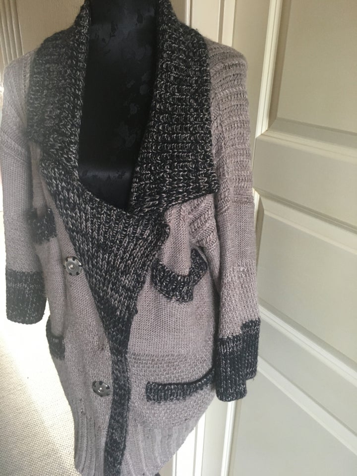 Cardigan, Munthe plus Simonsen,