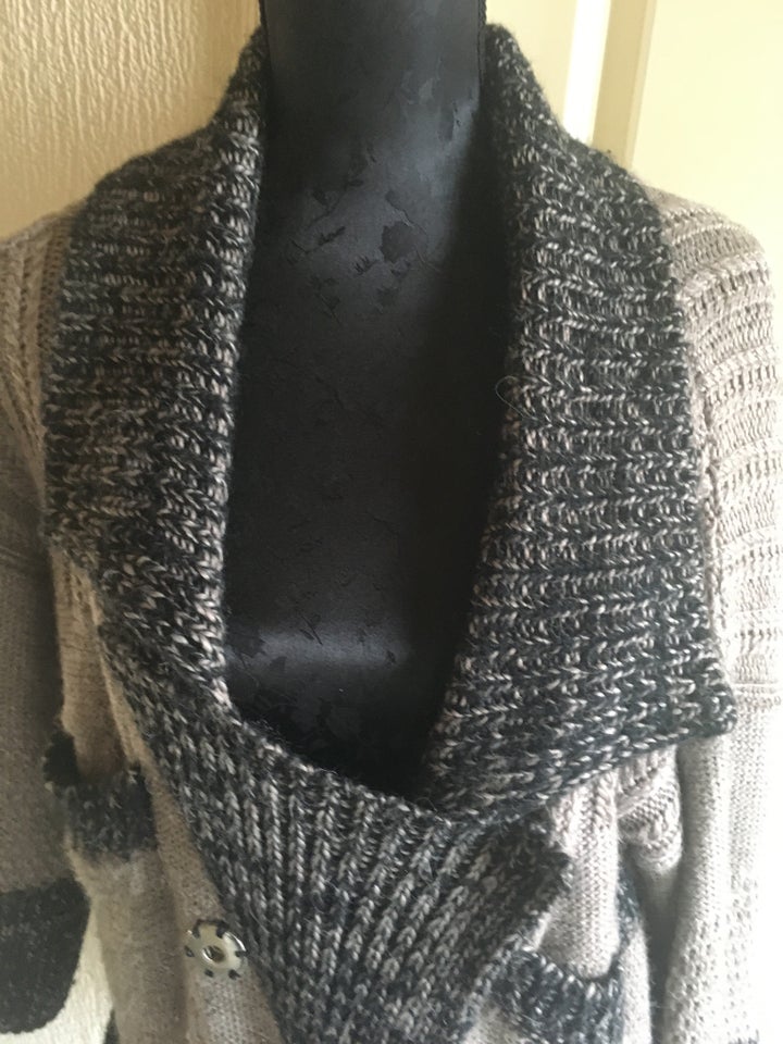 Cardigan, Munthe plus Simonsen,