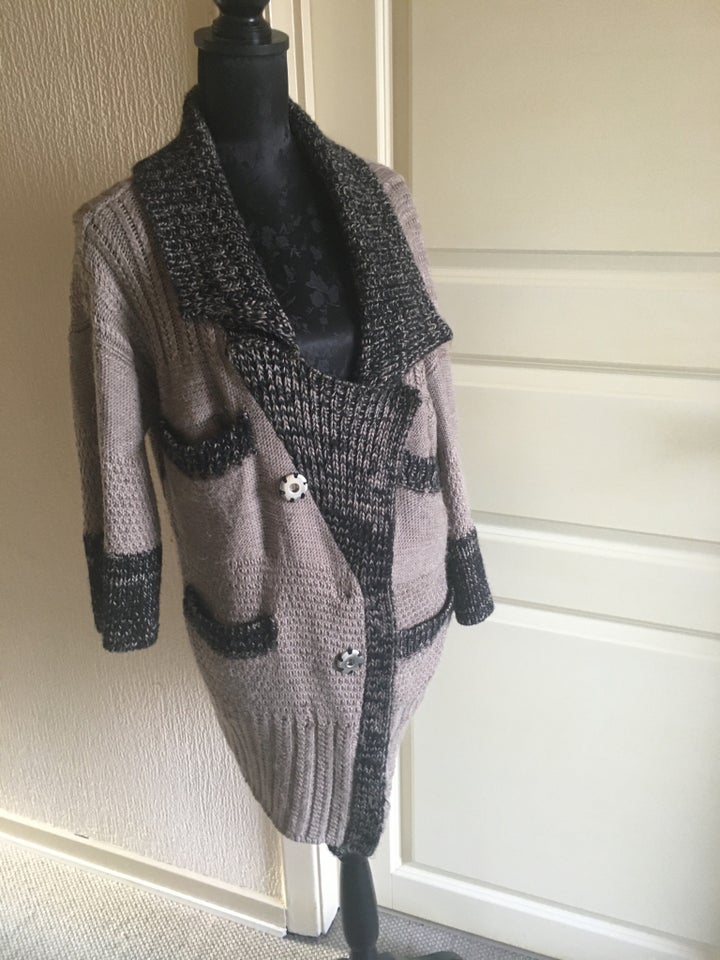 Cardigan, Munthe plus Simonsen,