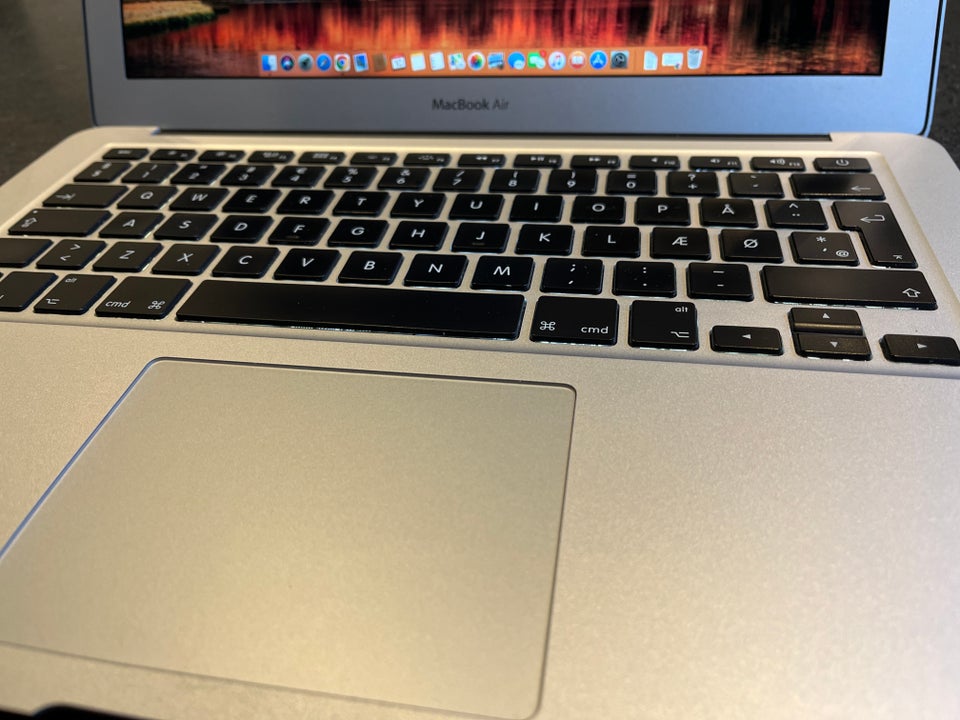 MacBook Air, 1.6 GHz, 8 GB ram