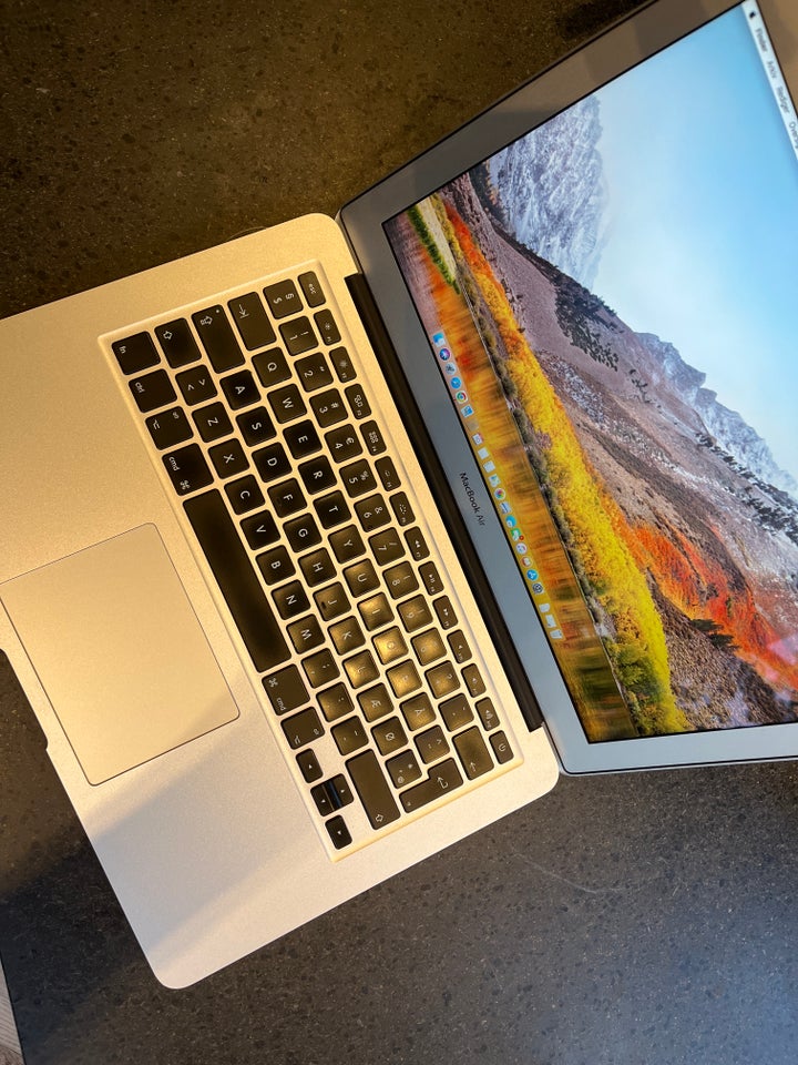 MacBook Air, 1.6 GHz, 8 GB ram