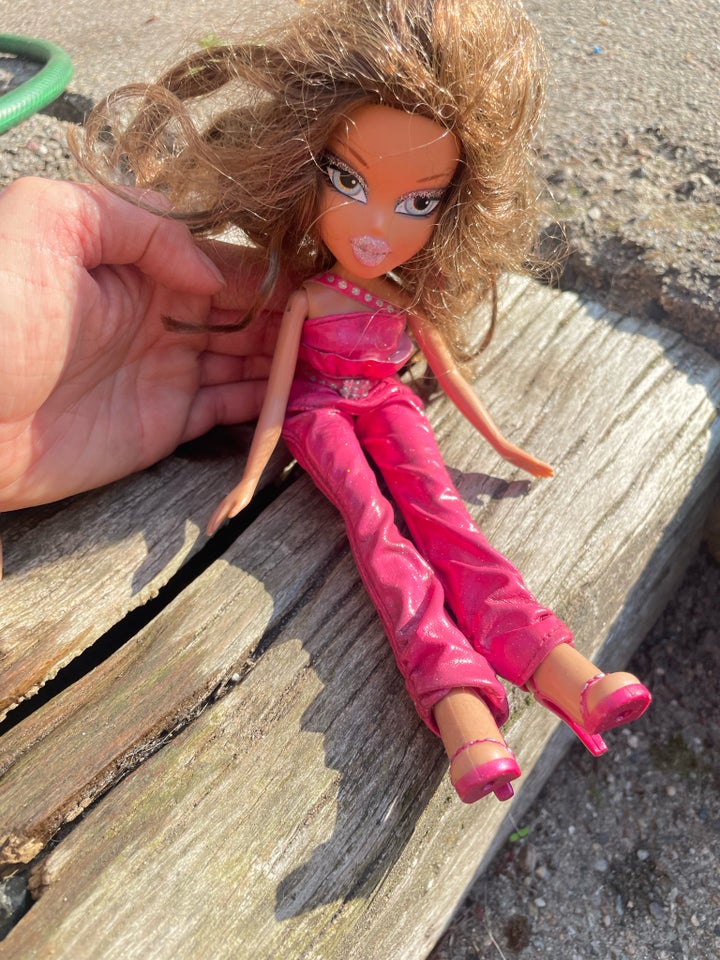 Bratz, Dukker