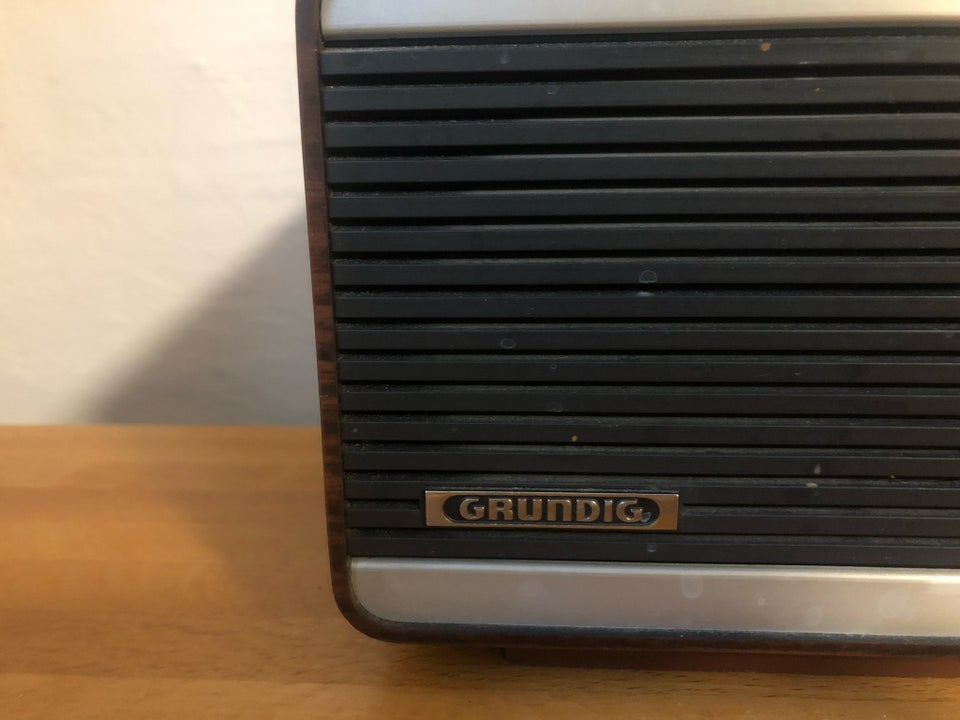 AM/FM radio, Grundig, Ældre model