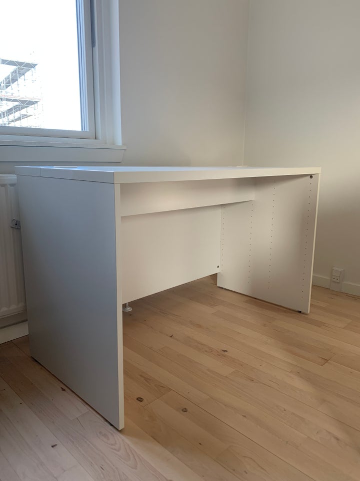 Skrivebord Ikea b: 120 d: 59