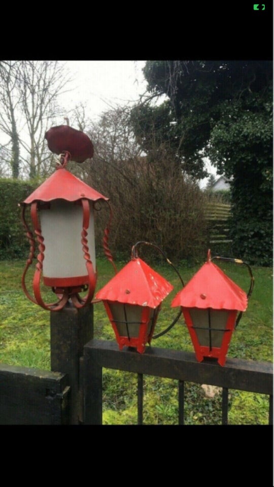 Skøn rød vintage lampe i støbejern 