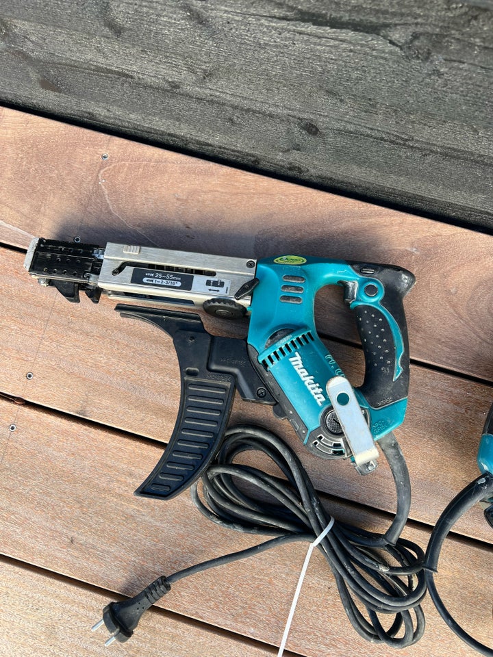 Gipsskruemaskine, Makita 6843