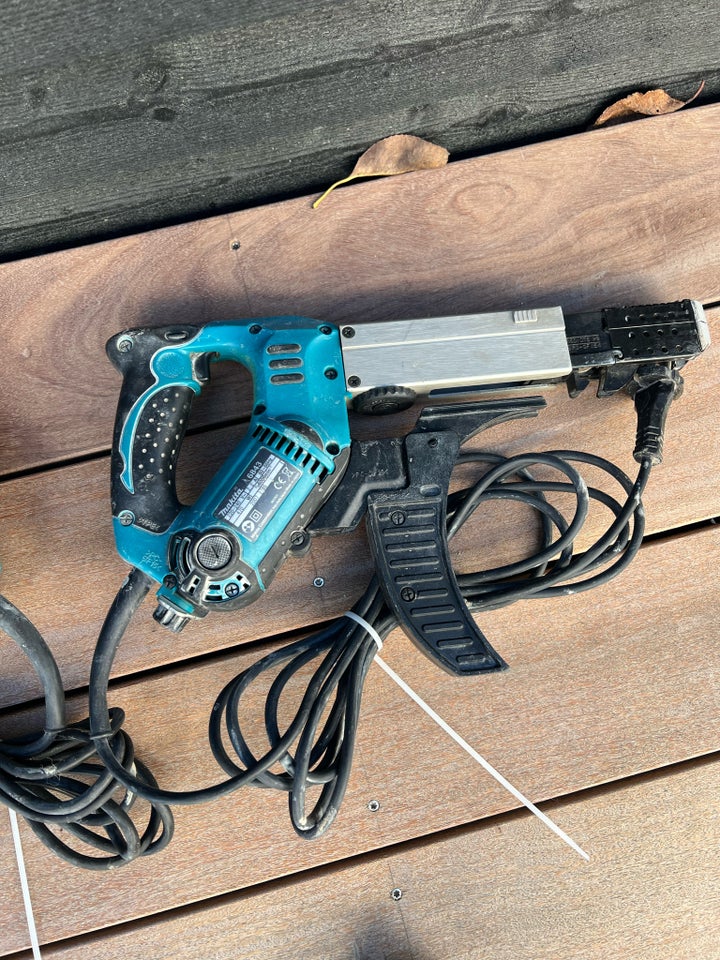 Gipsskruemaskine, Makita 6843