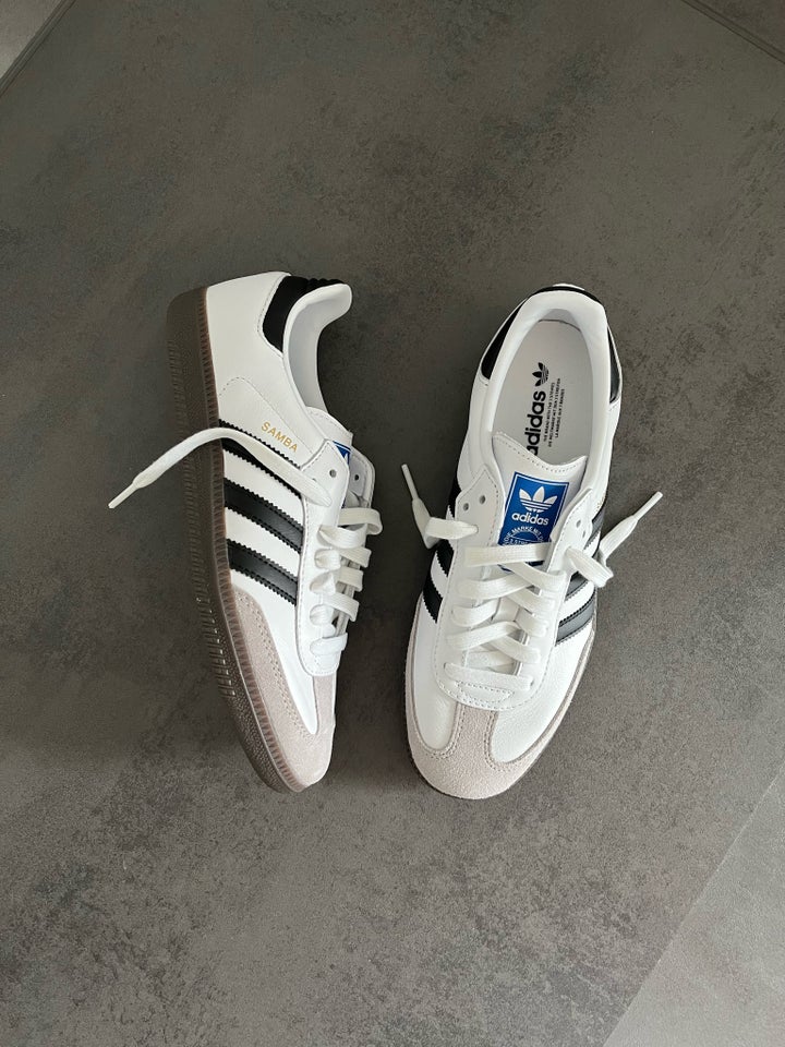 Sneakers, str. 40, Adidas