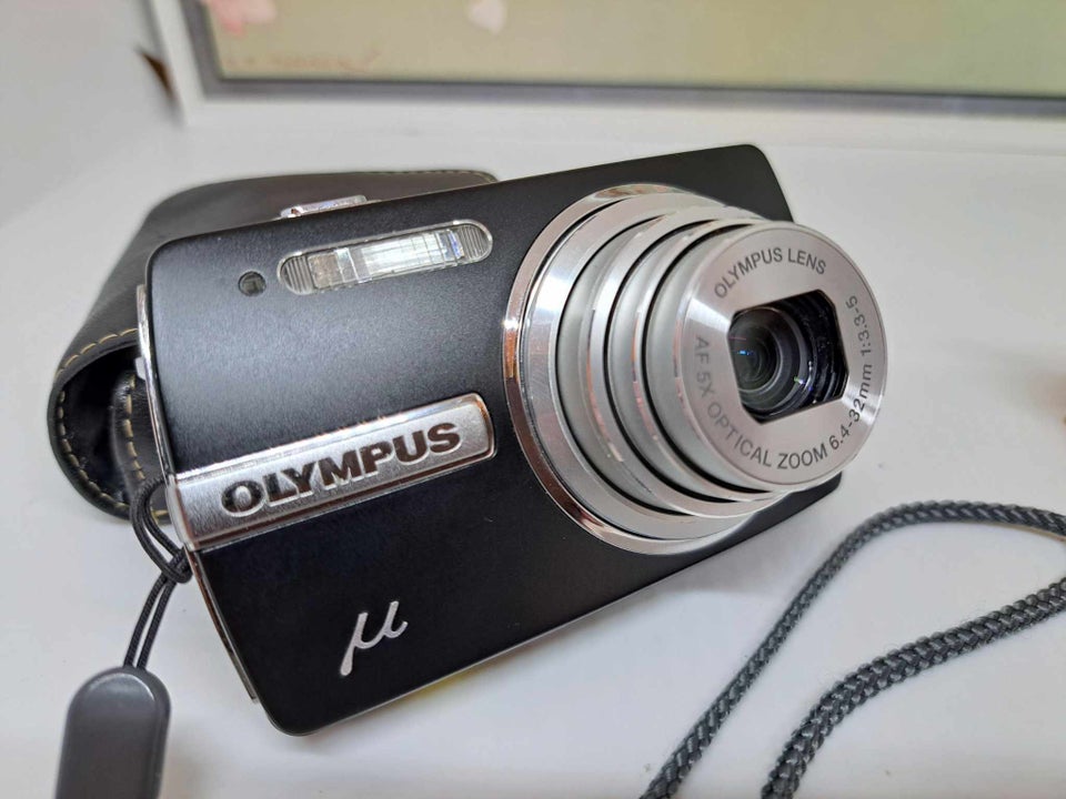 Olympus Mju 840, 8,0 megapixels, 4 x