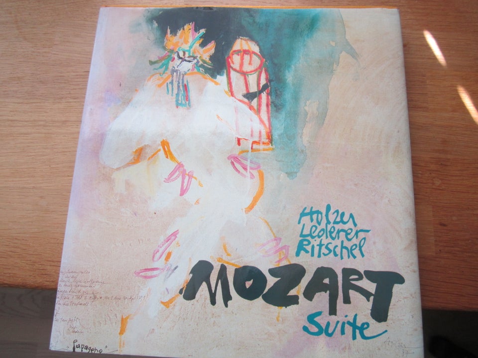 Mozart suite , Adi Holzer , emne: