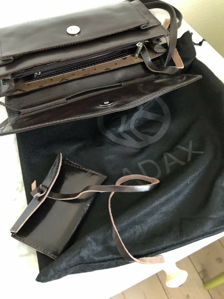 Crossbody Adax skind