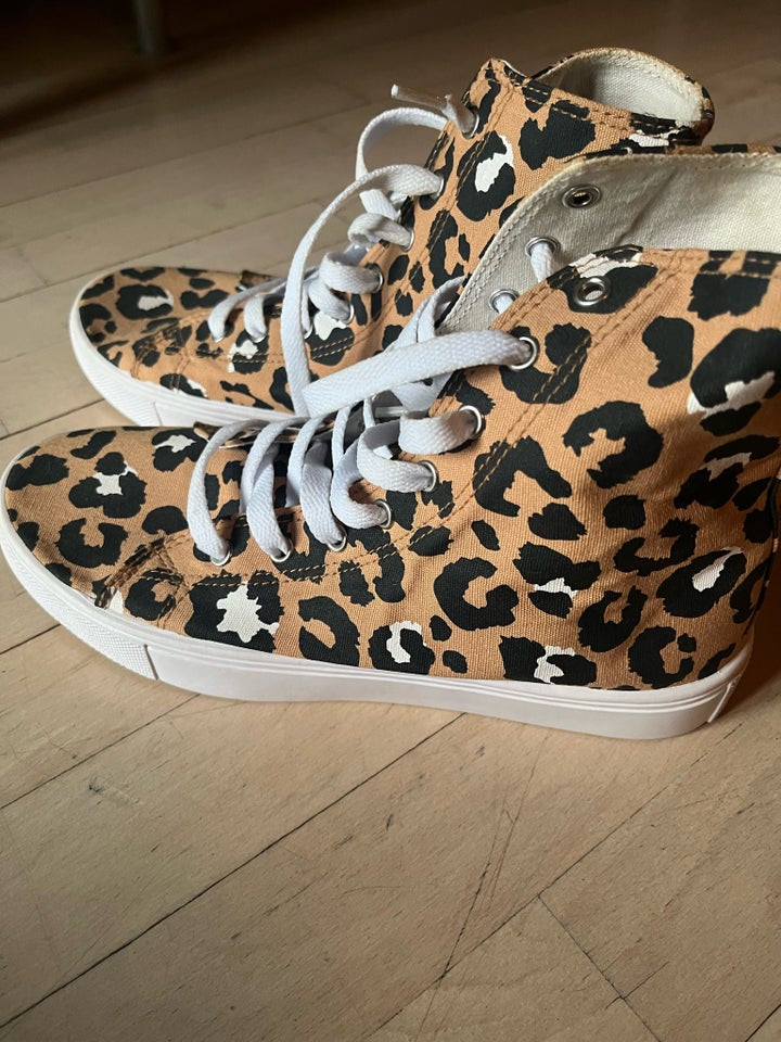 Sneakers, str. 39, Asos