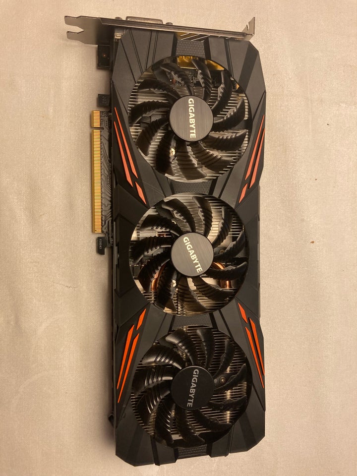 GeForce GTX 1070 Gigabyte , 8 GB RAM,