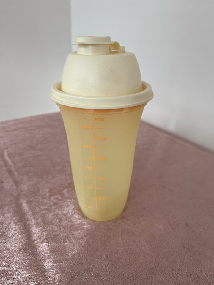 Tupperware Quick Shaker,