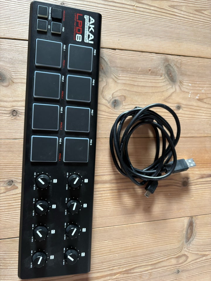 MIDI controller Akai Lpd8