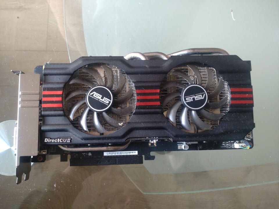 GTX770 Nvidia, 2 GB RAM, God