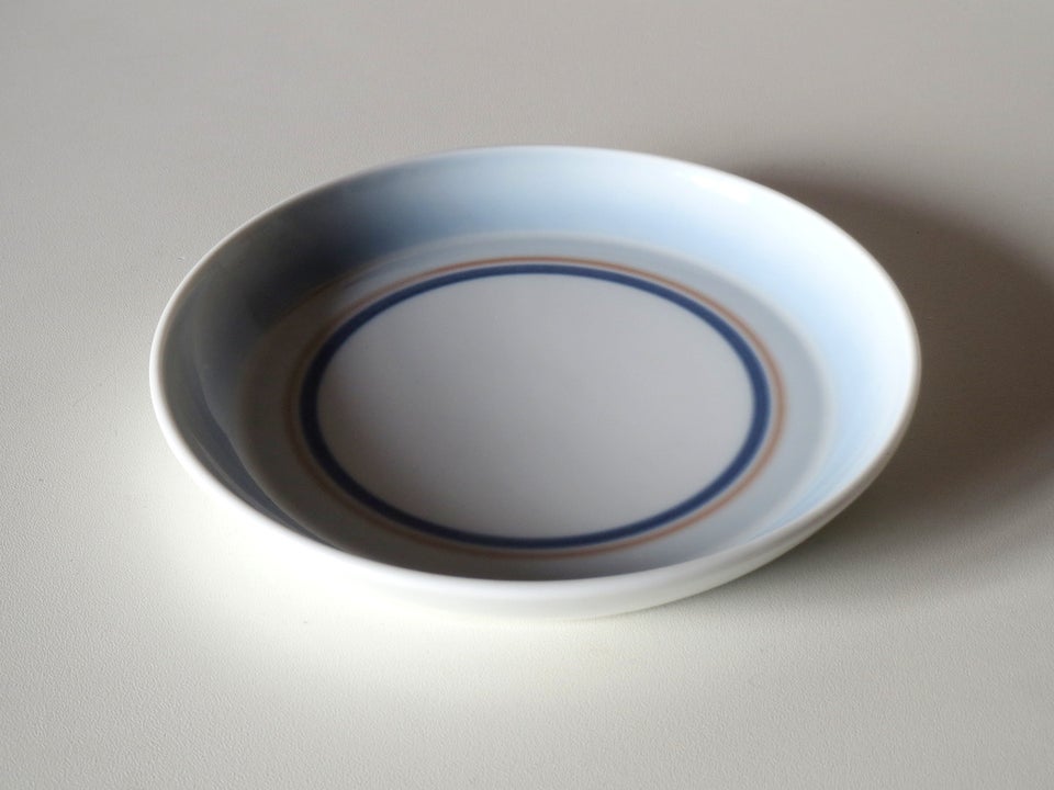 Porcelæn, 2 spistallerkener og 1