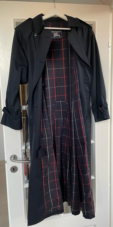 Trenchcoat str 46 Burberry