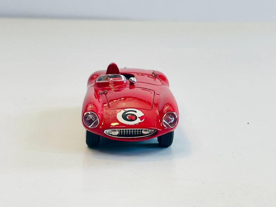 Modelbil, Best Model Ferrari 857 -