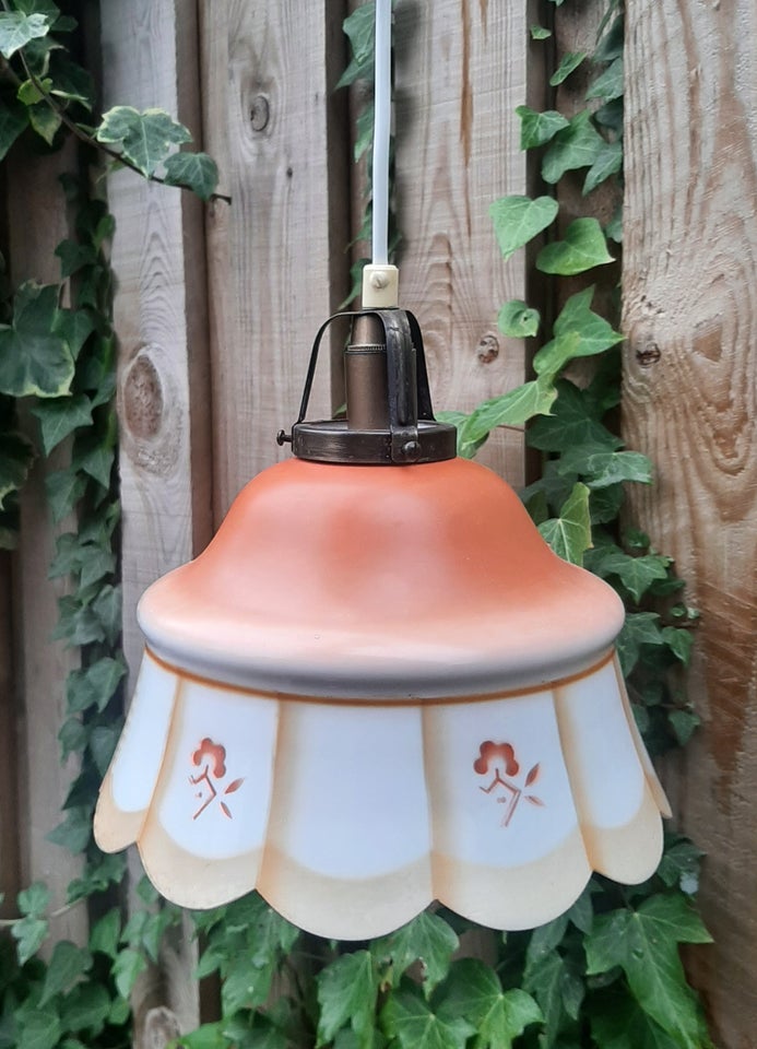 Anden loftslampe, Retro