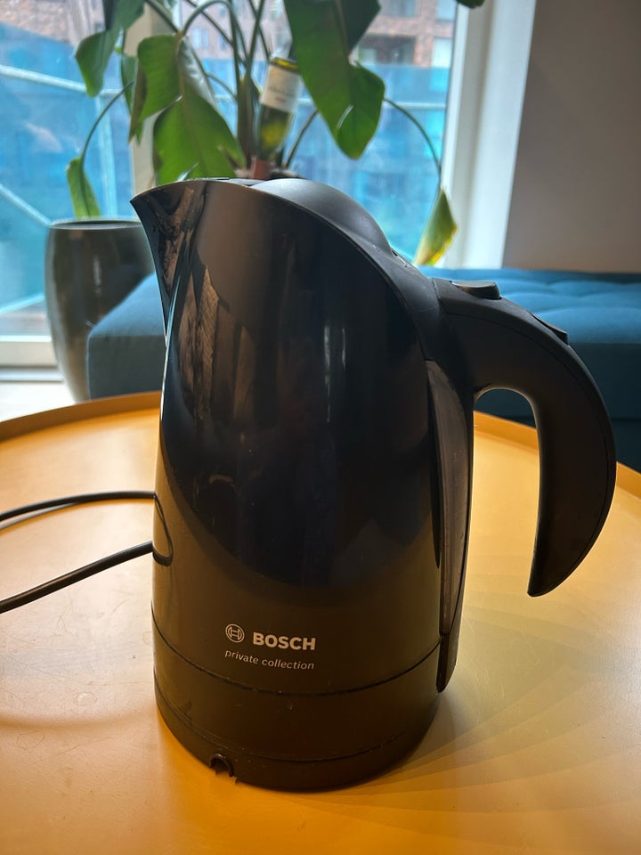 Bosch Elkedel 1.7l 2400W, sort,