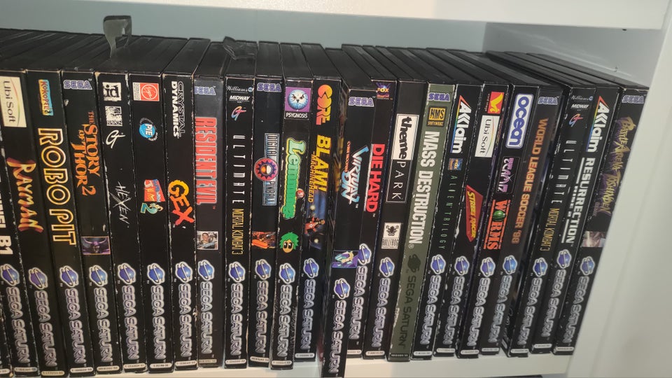 Sega Saturn lot Sega Saturn