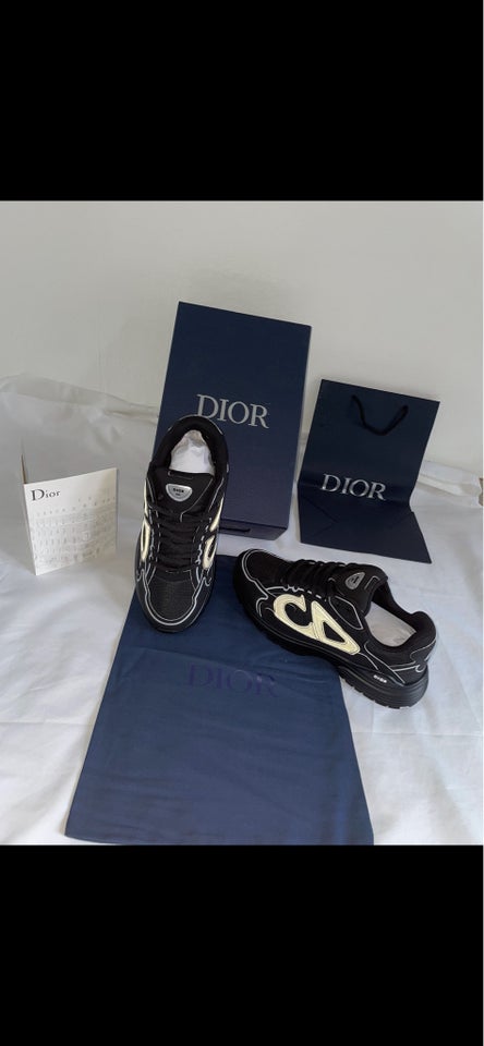 Sneakers, Dior, str. 43