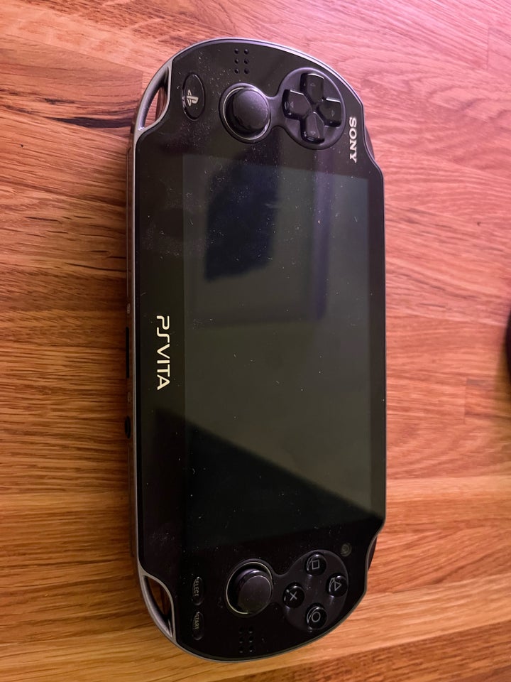 Playstation Vita, 1004