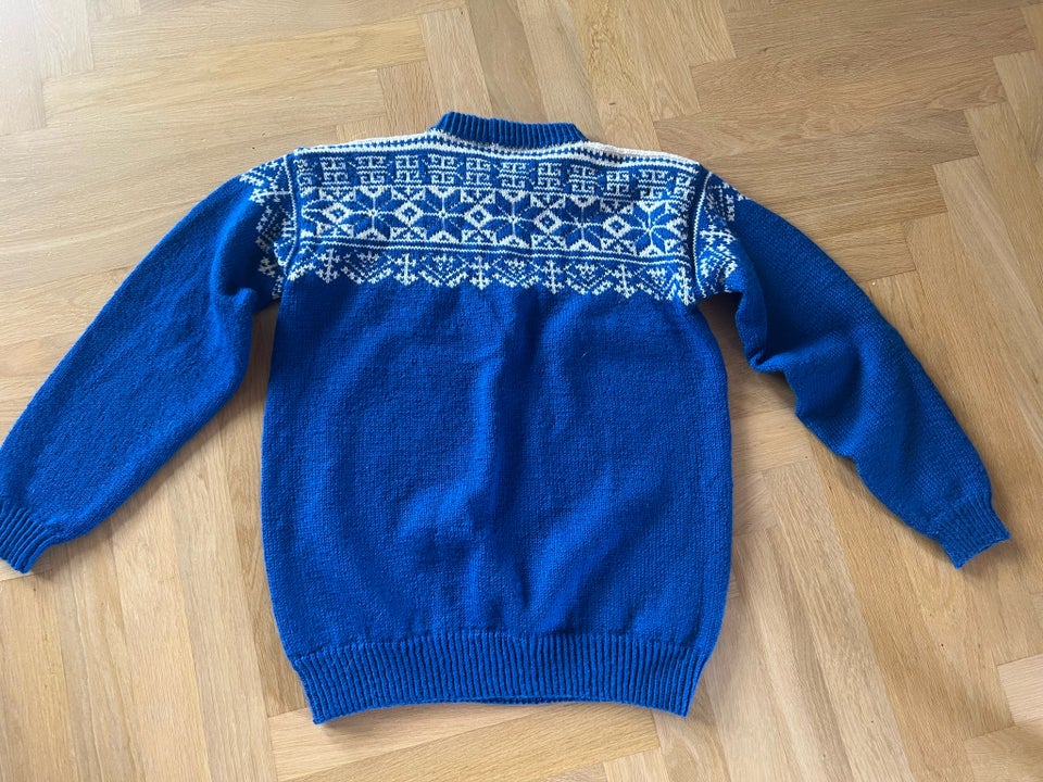 Sweater Hjemmestrikket str L