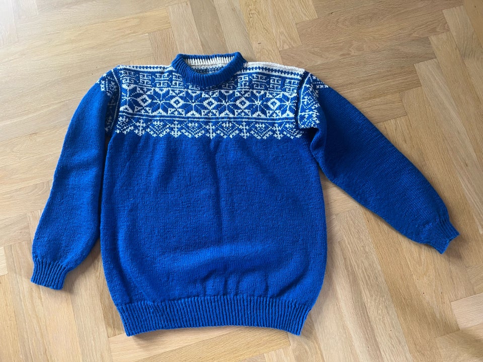 Sweater Hjemmestrikket str L