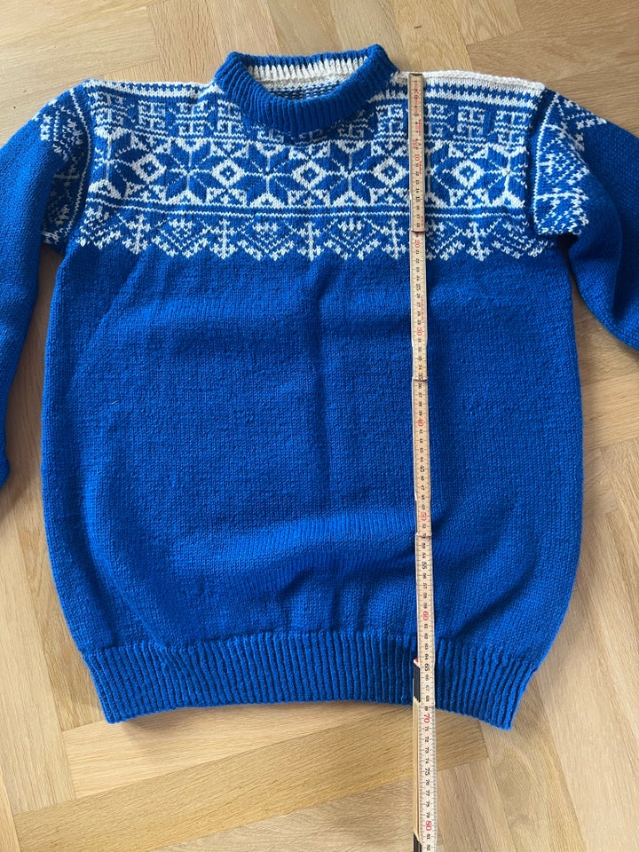 Sweater Hjemmestrikket str L