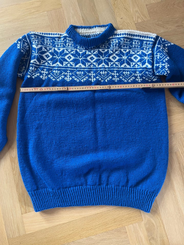 Sweater Hjemmestrikket str L