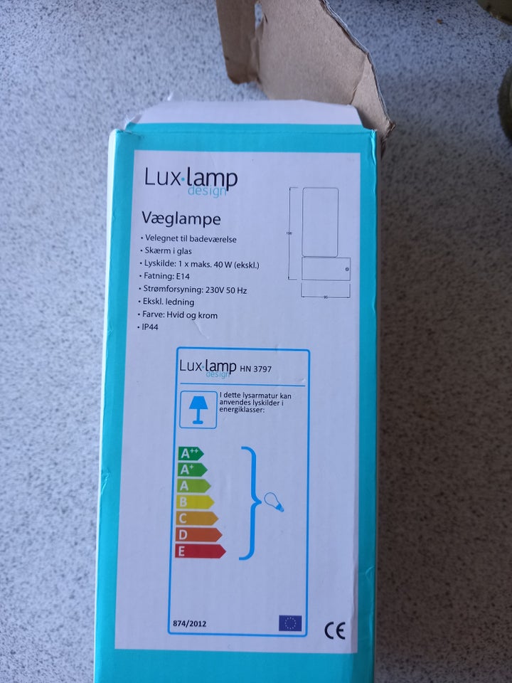 Væglampe, Lux lamp