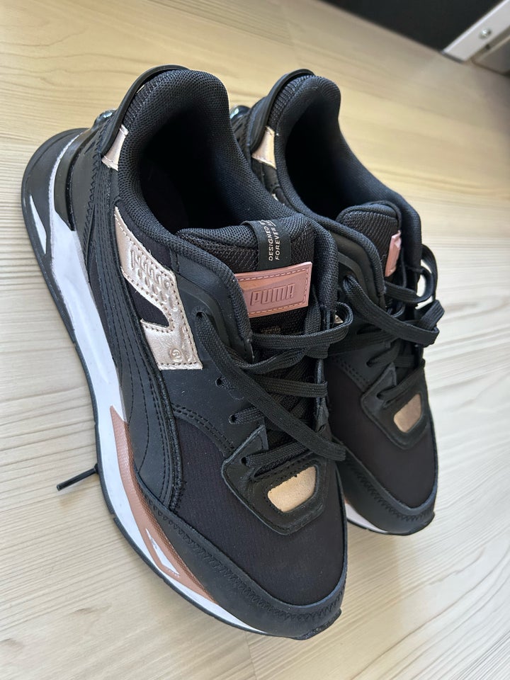 Sneakers, str. 39, Puma