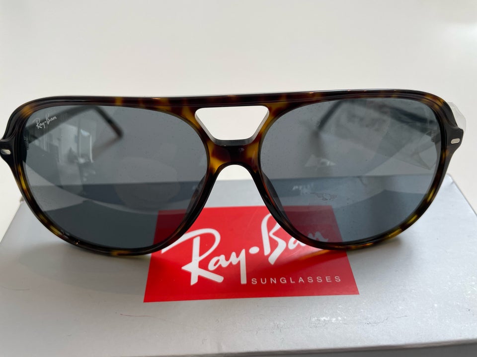 Solbriller herre, Rayban