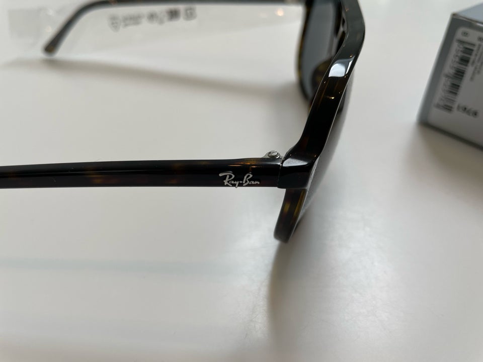 Solbriller herre, Rayban