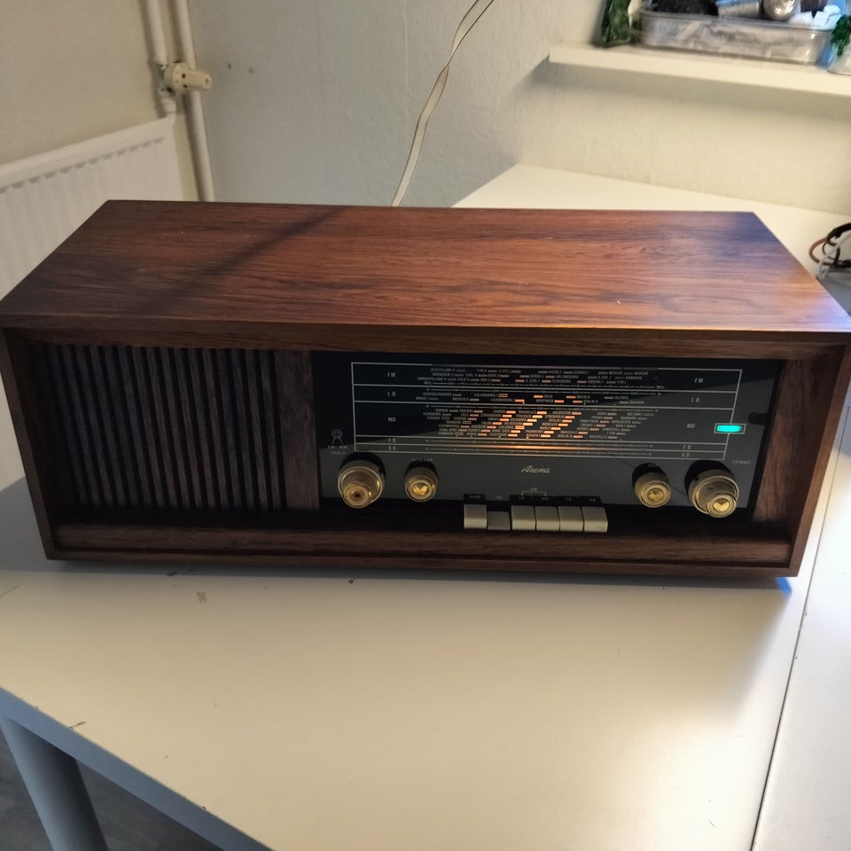 AM/FM radio