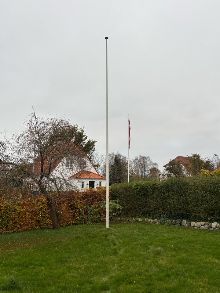 Flagstang 10 meter, med næsten nyt