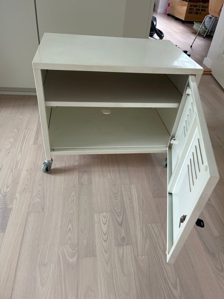 TV-skab Ikea b: 60 d: 40 h: 50