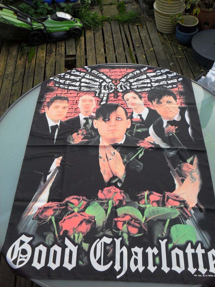 GOOD CHARLOTTE MUSIK BANNER I STOF