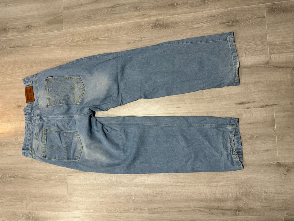 Jeans, DNGRS, str. 34