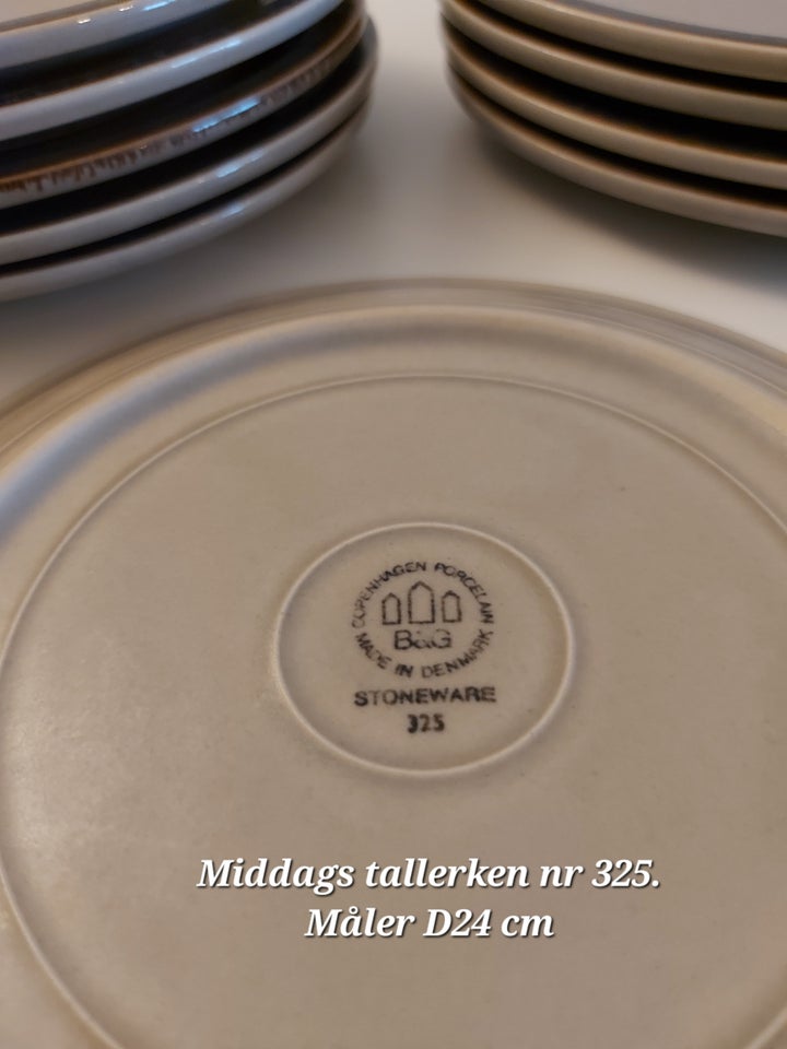 Stentøj, 10 middagstallerkner,