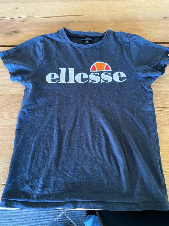 T-shirt, Blå t-shirt fra Ellesse