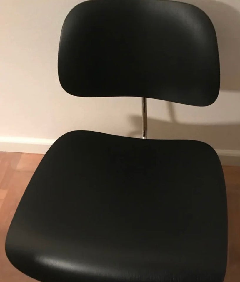 2 stk Eames dcm chairs / stole Eames