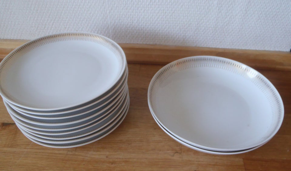 Porcelæn, kagetallerkner og dybe