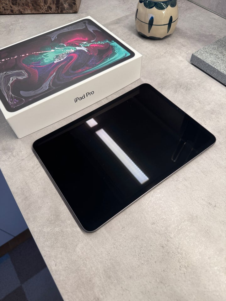 iPad Pro, 64 GB, sort