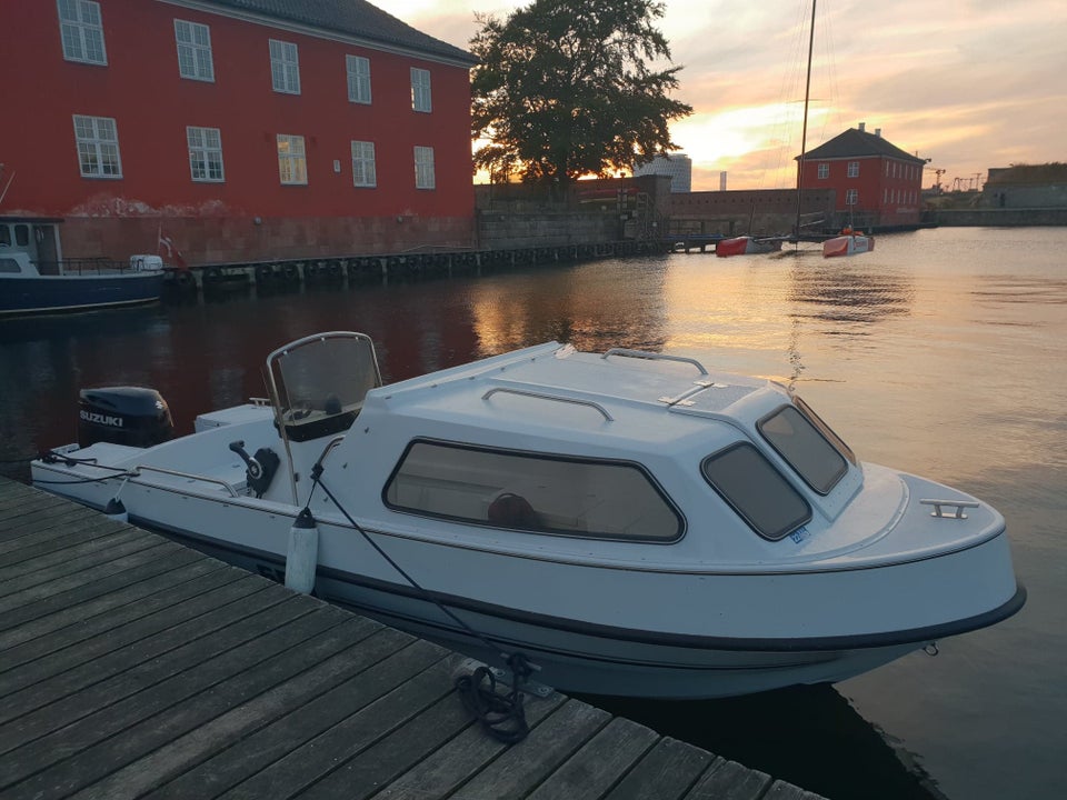 POCA 550 Motorbåd med hardtop