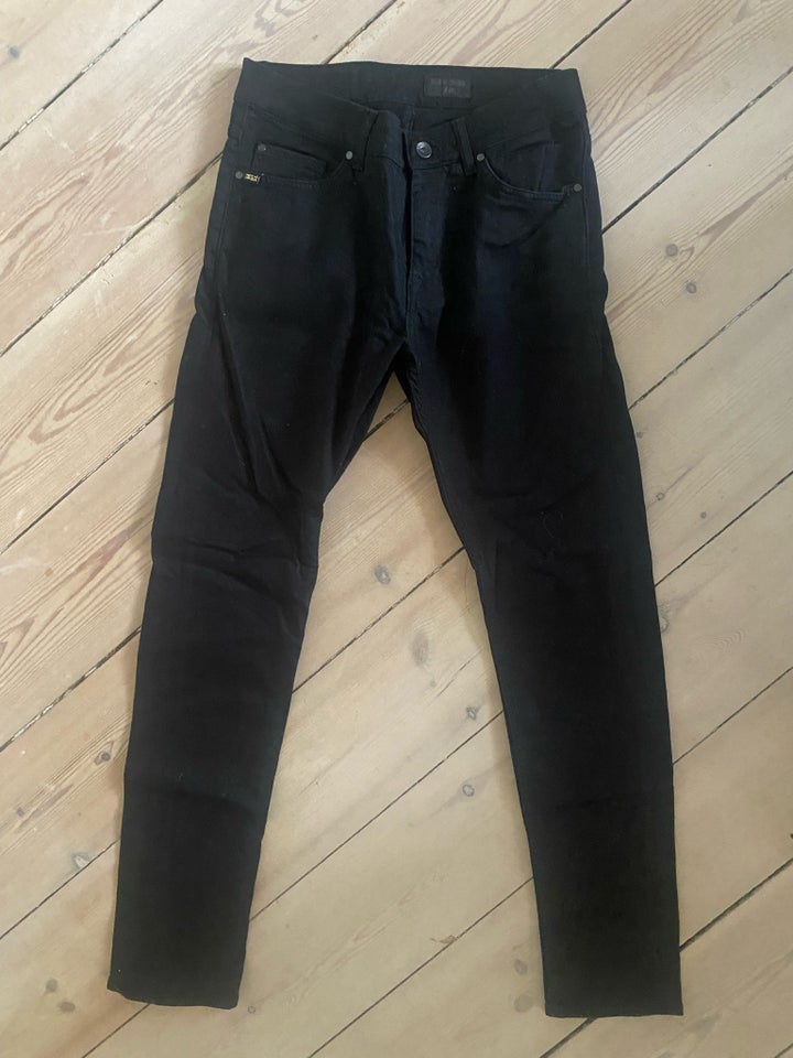 Jeans, Tiger of Sweden , str. 31