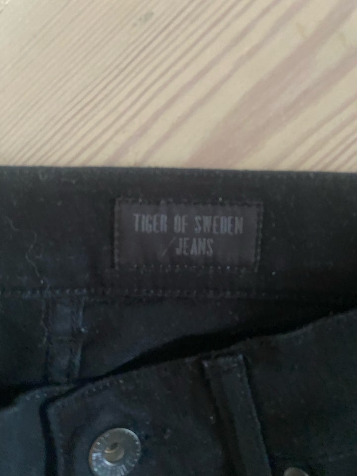 Jeans, Tiger of Sweden , str. 31