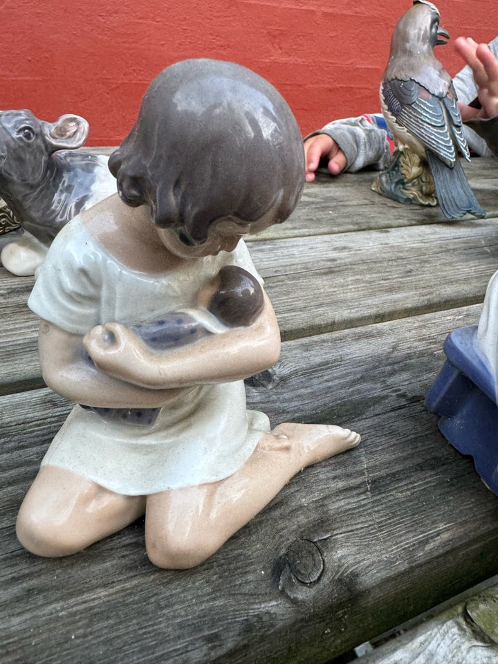 Porcelænsfigurer, BG